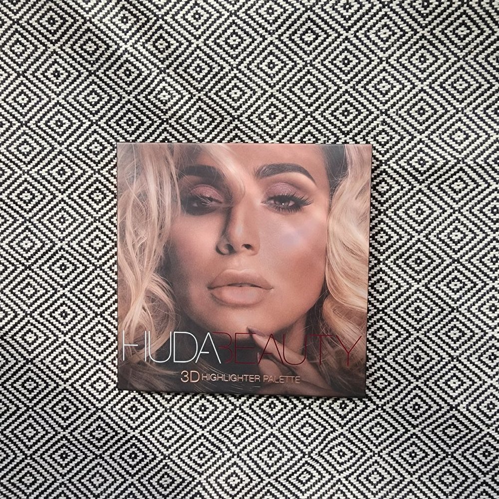 NEW HUDA Beauty 3D Highlighter Palette in Pink Sands
